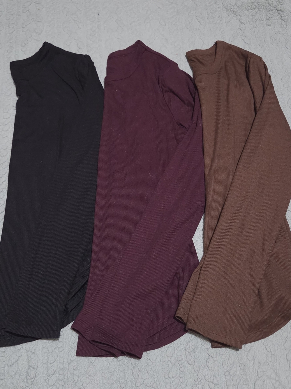 No Boundaries Long Sleeve Ribbed Tee in Black, Burgundy & Brown